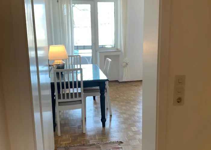 Flat Medien Hafen 30mintofair Apartamento *